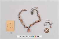 藏品(陶瓷頸飾)的圖片